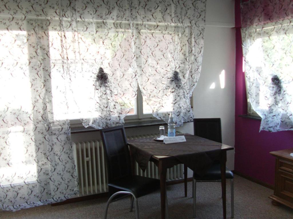 Hotel Martinsklause Meckesheim Room photo