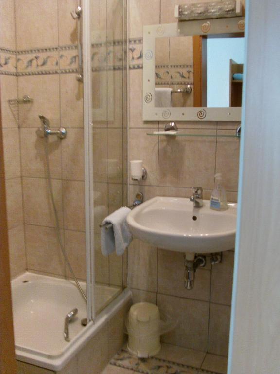 Hotel Martinsklause Meckesheim Room photo